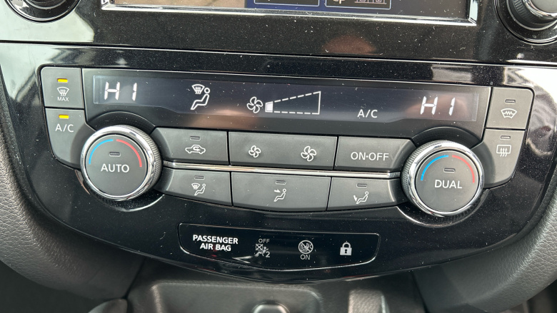 Nissan Qashqai 1.3 DiG-T Tekna 5dr Petrol Hatchback